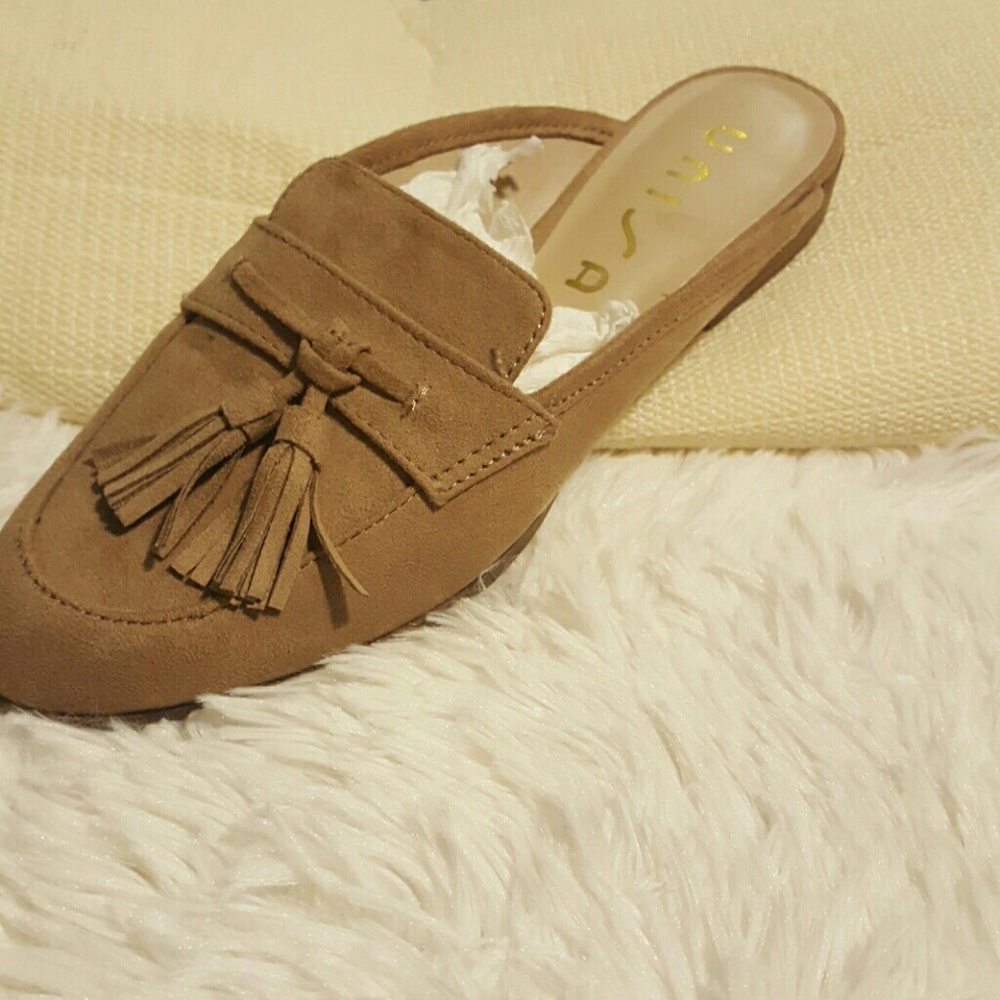 Tan Flats with tassels! Super comfortable - Picture 2 of 4